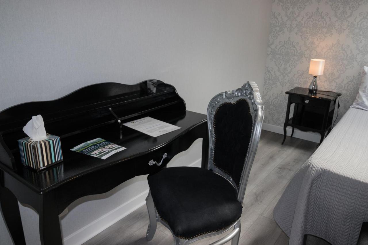 Chambres D Hotes Au Domaine De Robert Флері Екстер'єр фото